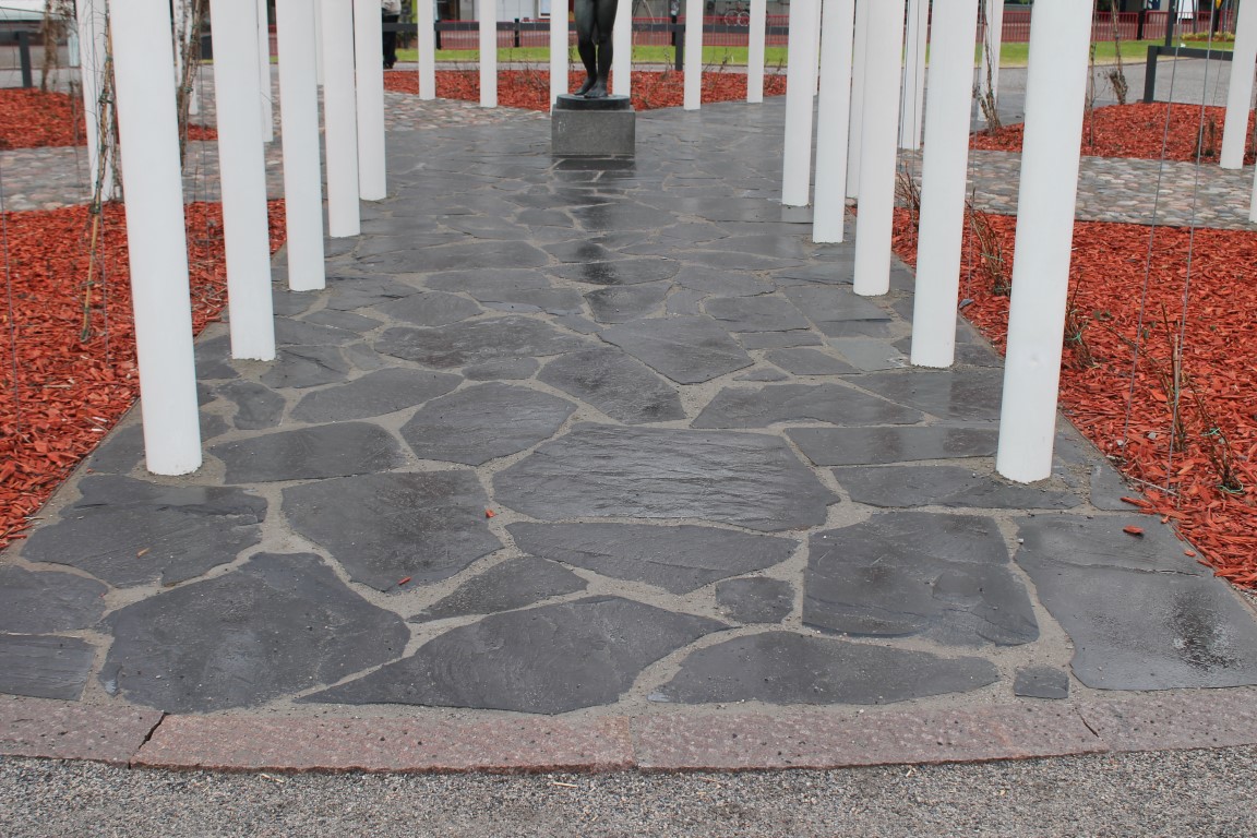 Oriveden Tumma XL-Verhouskivi - isokokoinen musta liuskekivi